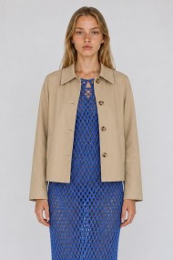 Chaqueta Corta De Mujer Con Cuello Camisero Y Botones TB-M2696
