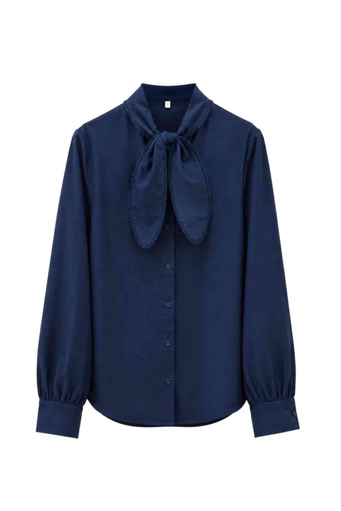 Blusa Satinada Con Lazada Y Manga Larga FBZMR22484