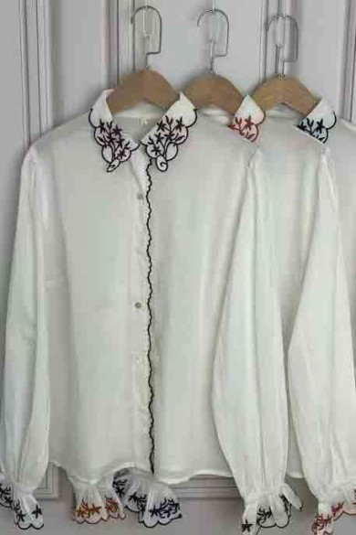 CAMISA BLANCA CON BORDADO CONTRASTADO VARIOS COLORES TB1D2263