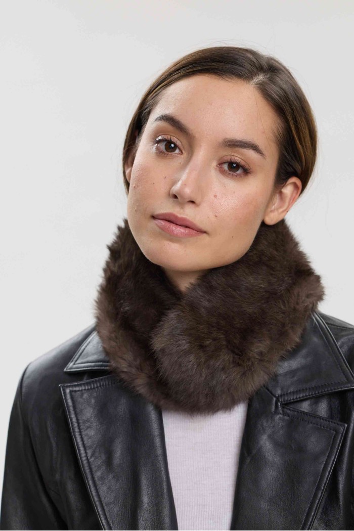 CUELLO DE PELO DE CONEJO CON CIERRE DE IMÁN PC-LLL5960-03