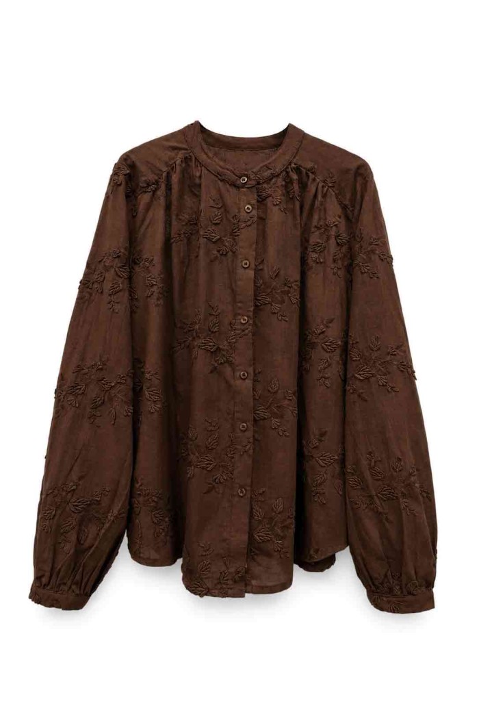 BLUSA MARRÓN CON BORDADO FLORAL Y MANGA ABULLONADA MODA MUJER VENTA POR MAYOR TY-M9601