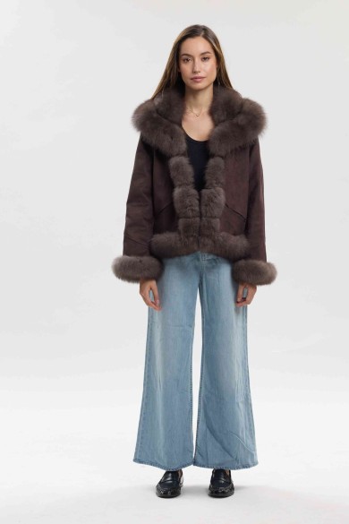 CHAQUETA CORTA EFECTO ANTE CON CUELLO Y DETALLES DE PELO PARA MUJER PC-QP1426