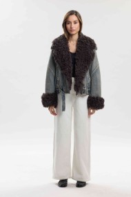 copy of CHAQUETA DENIM CORTA CON CUELLO AMPLIO Y DETALLES DE PELO PC-HNWT797