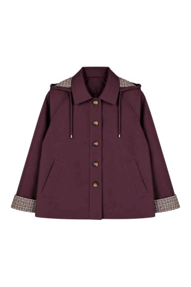 CHAQUETA CORTA CON CAPUCHA Y DETALLE DE CUADROS GRANATE TY-W0005