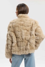CHAQUETA CORTA DE PELO DE CONEJO EN COLOR BEIGE PC-QP2602
