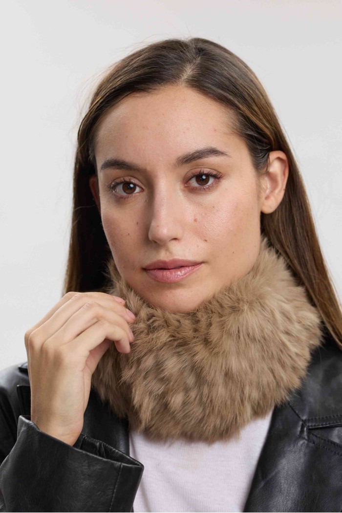 CUELLO ELÁSTICO DE PELO DE CONEJO TRENZADO PC-LLL5928-03-2313