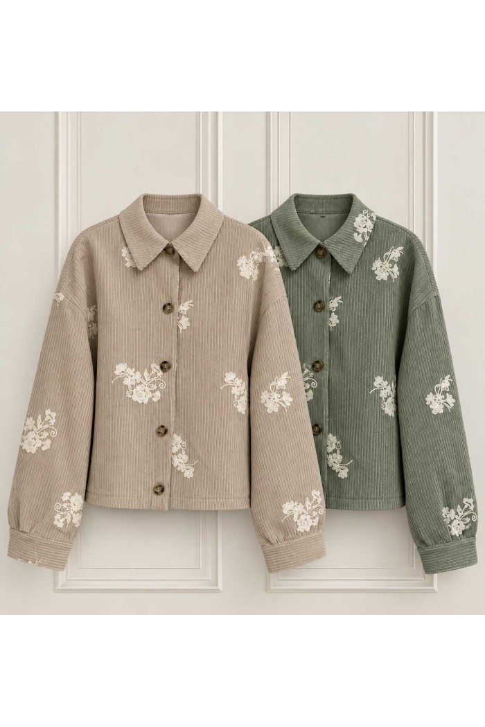 CHAQUETA CORTA DE MUJER CON BOTONES Y DETALLES EN CONTRASTE TB1D2353
