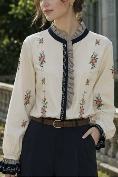 BLUSA BORDADA DE FLORES CON VOLANTES Y MANGA LARGA TB1D2330