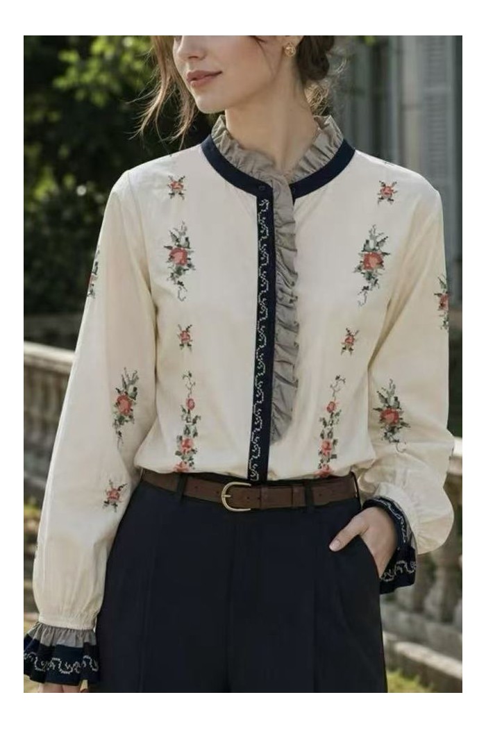 BLUSA BORDADA DE FLORES CON VOLANTES Y MANGA LARGA TB1D2330