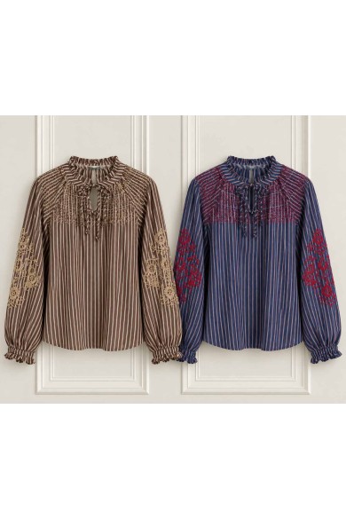 BLUSA DE MUJER CON BORDADOS Y DETALLES DE VOLANTES TB1D2244
