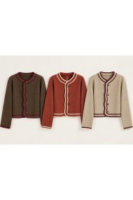 CHAQUETA DE MUJER CON VIVOS EN CONTRASTE Y BOTONES TBL5016