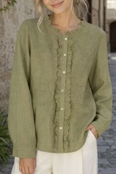 BLUSA DE MUJER BORDADA CON CUELLO DE VOLANTE Y MANGA LARGA TB1D2381