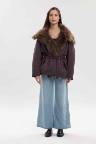 CHAQUETA ACOLCHADA CON CUELLO DE PELO DE ZORRO Y CINTURÓN PC-HNWT728
