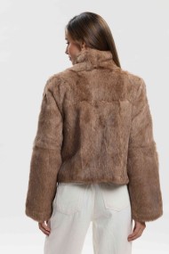 CHAQUETA CORTA DE PELO DE CONEJO CON CUELLO ALTO PC-LLL5944-01