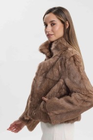 CHAQUETA CORTA DE PELO DE CONEJO CON CUELLO ALTO PC-LLL5944-01