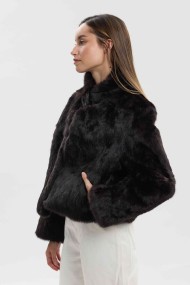 CHAQUETA CORTA DE PELO DE CONEJO CON CUELLO ALTO PC-LLL5944-09