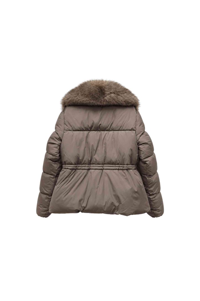 CHAQUETA ACOLCHADA ENTALLADA CON CUELLO DE PELO SINTÉTICO TY-M9591