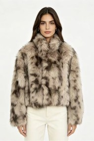 CHAQUETA CORTA DE PELO SINTÉTICO CON ESTAMPADO ANIMAL 2COLORES OBR2118