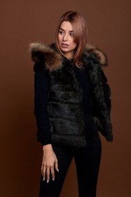 CHALECO CORTO CON CAPUCHA DE PELO DE CONEJO Y PELO DE MARMOTA PC-LLL5434-01 verde kaki