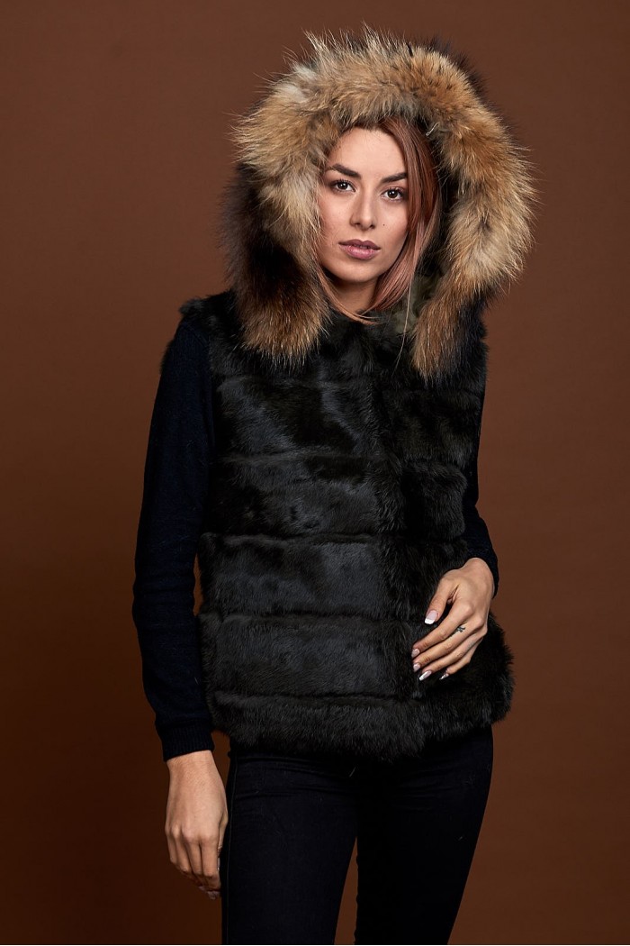 CHALECO CORTO CON CAPUCHA DE PELO DE CONEJO Y PELO DE MARMOTA PC-LLL5434-01 verde kaki