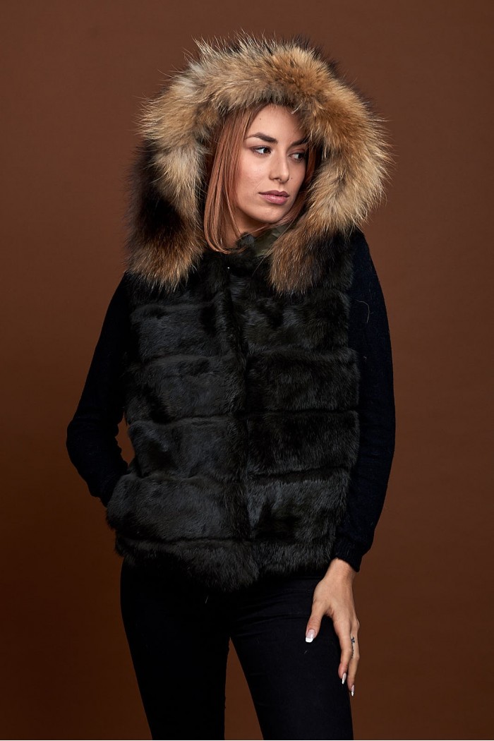 CHALECO CORTO CON CAPUCHA DE PELO DE CONEJO Y PELO DE MARMOTA PC-LLL5434-01 verde kaki