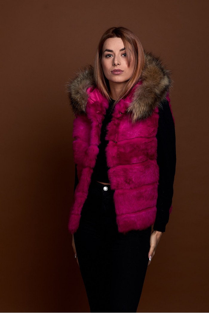 CHALECO CORTO CON CAPUCHA DE PELO DE CONEJO Y PELO DE MARMOTA PC-LLL5434-10