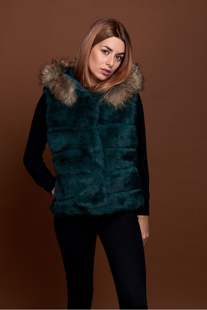 CHALECO CORTO CON CAPUCHA DE PELO DE CONEJO Y PELO DE MARMOTA PC-LLL5434-13