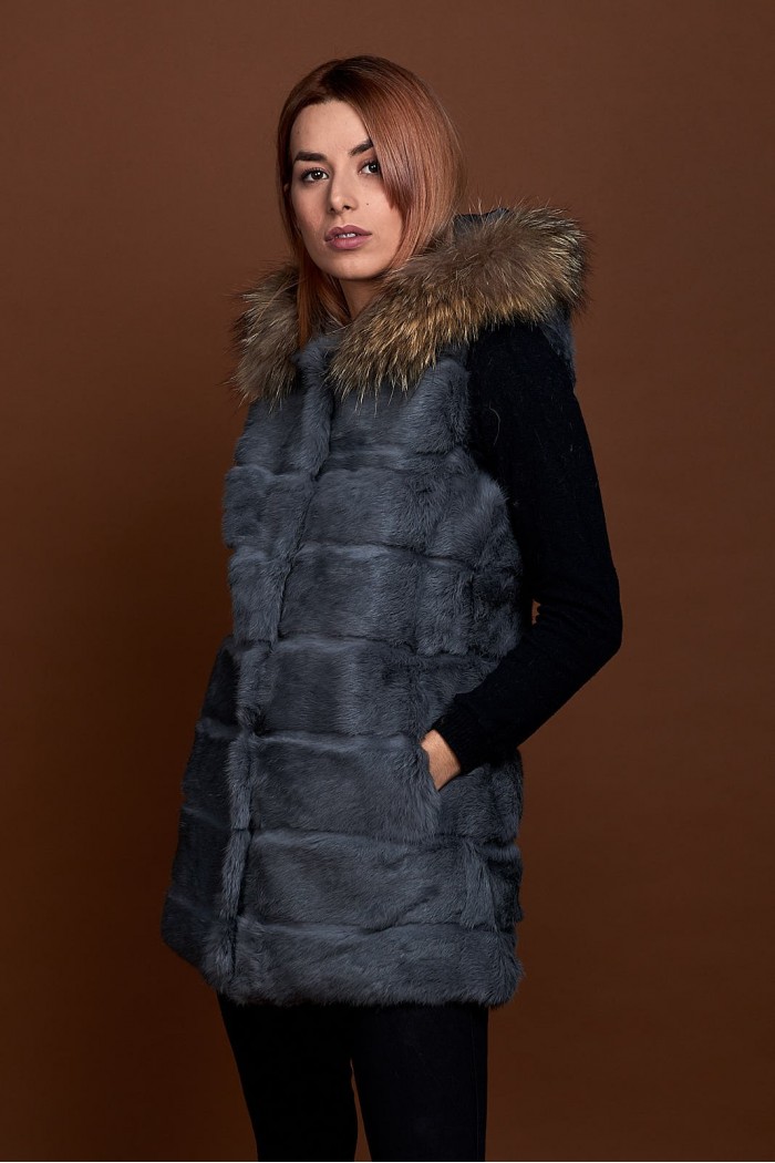 CHALECO LARGO CON CAPUCHA DE PELO DE CONEJO Y PELO DE MARMOTA PC-LLL5435-05