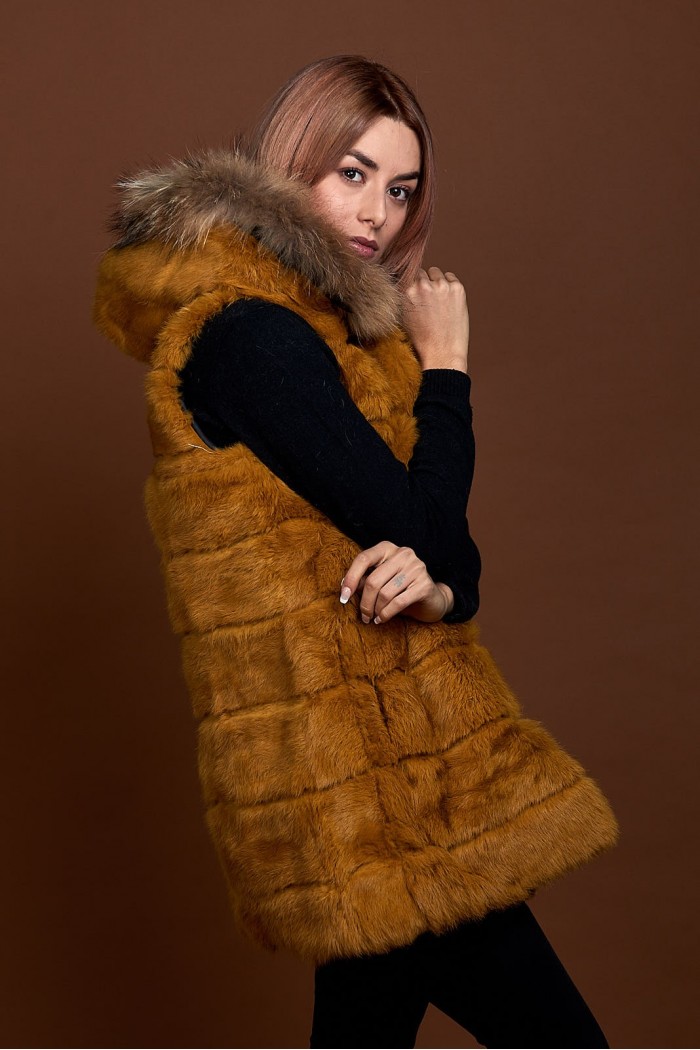 CHALECO LARGO CON CAPUCHA DE PELO DE CONEJO Y PELO DE MARMOTA PC-LLL5435-14