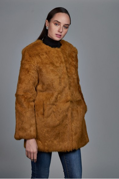 ABRIGO DE PELO DE CONEJO CON CUELLO REDONDO PC-LLL5369-14 MOSTAZA