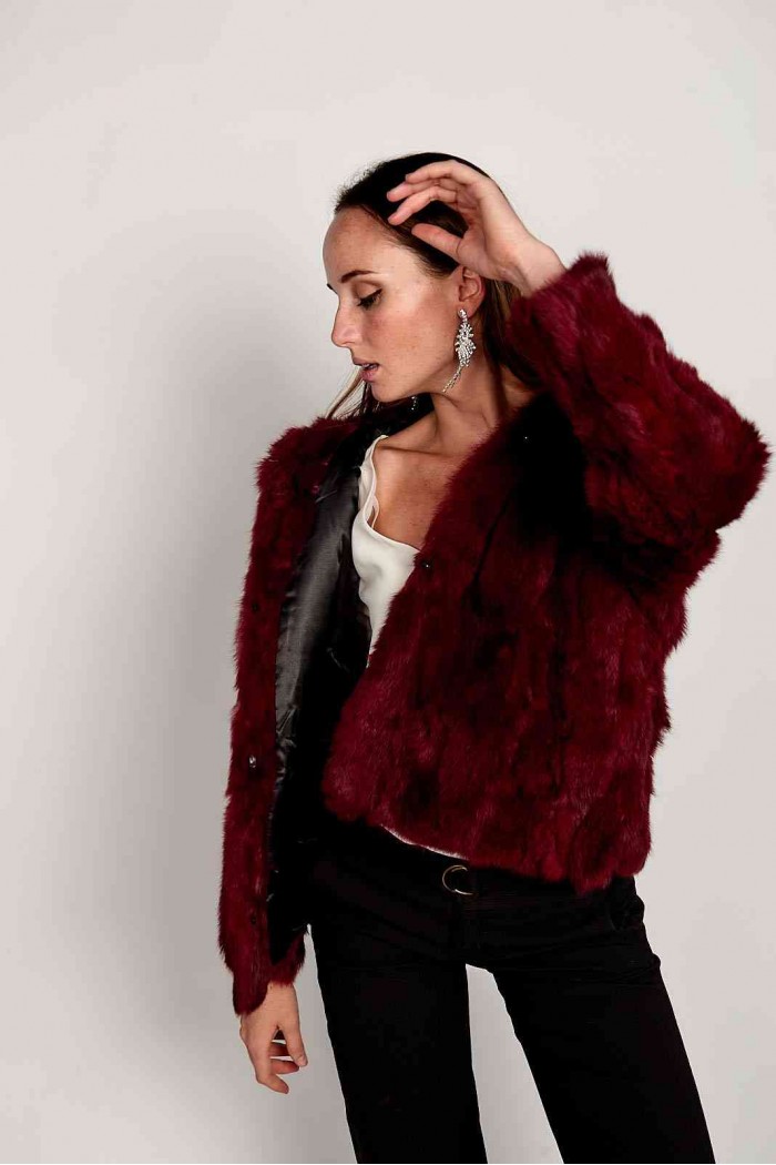 CHAQUETA CON CAPUCHA DE PELO DE CONEJO GRANATE PC-LLL5753 PC-LLL5753-04