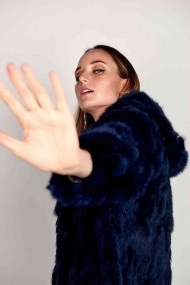 CHAQUETA CON CAPUCHA DE PELO DE CONEJO AZUL MARINO PC-LLL5753 PC-LLL5753-11