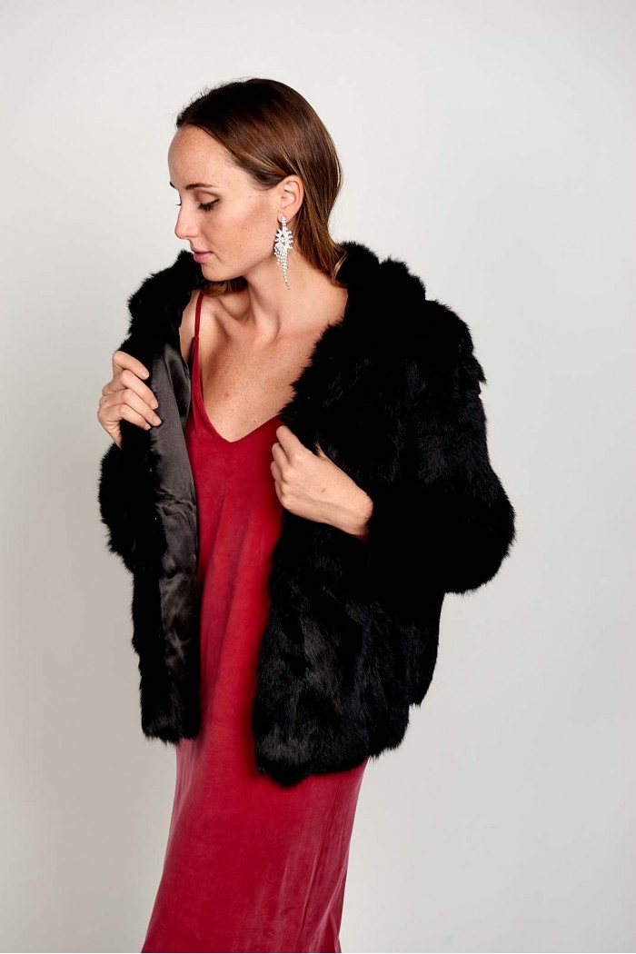 CHAQUETA CON CAPUCHA DE PELO DE CONEJO NEGRO PC-LLL5753