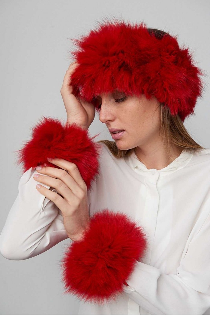 CUELLO Y PUÑO DE PELO TEJIDO