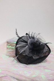 TOCADO ELEGANTE CON FLOR PLUMAS Y VELO TM-XH165