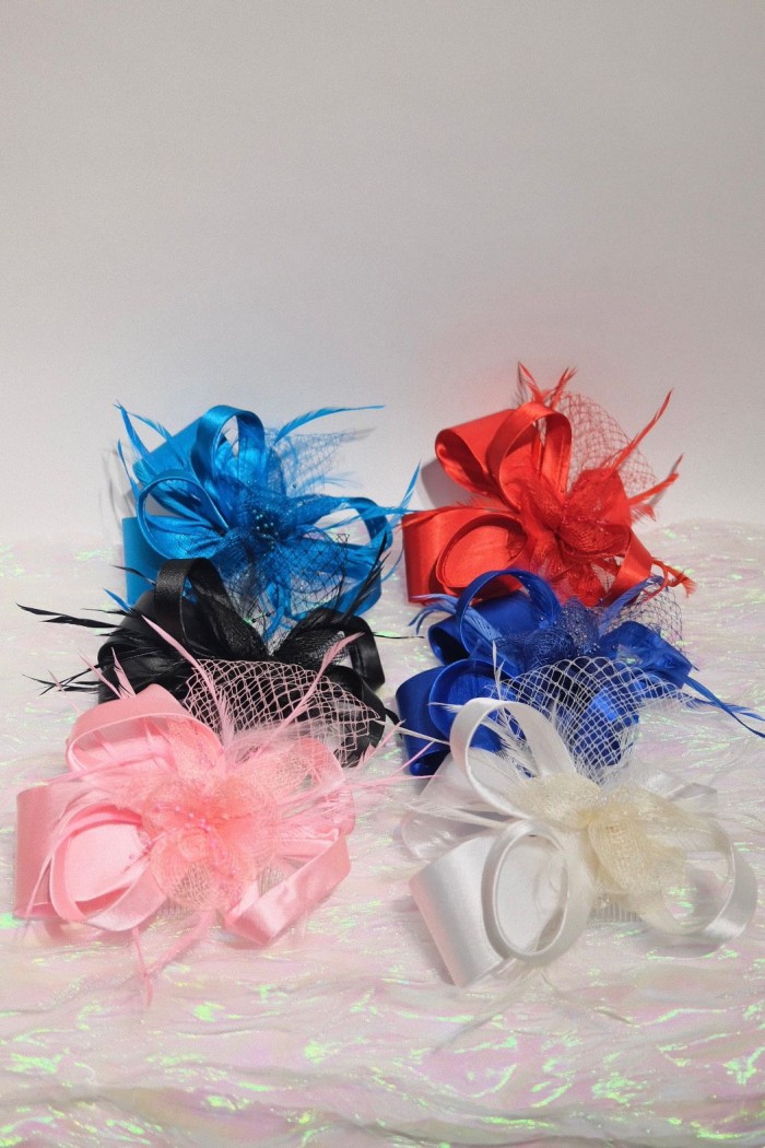 TOCADO DE FIESTA CON LAZO SATINADO, PLUMAS Y VELO TM-XH164