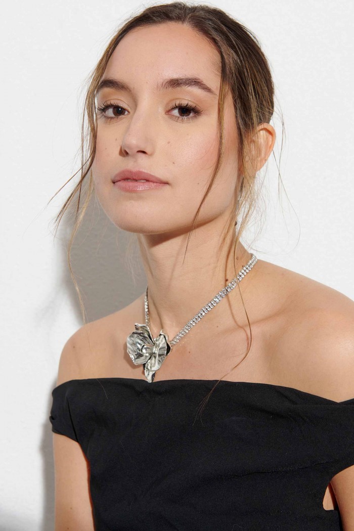COLLAR