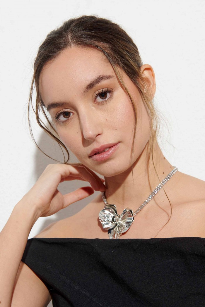 COLLAR