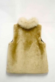CHALECO PELO DE CORDERO CON CUELLO PELO DE ZORRO