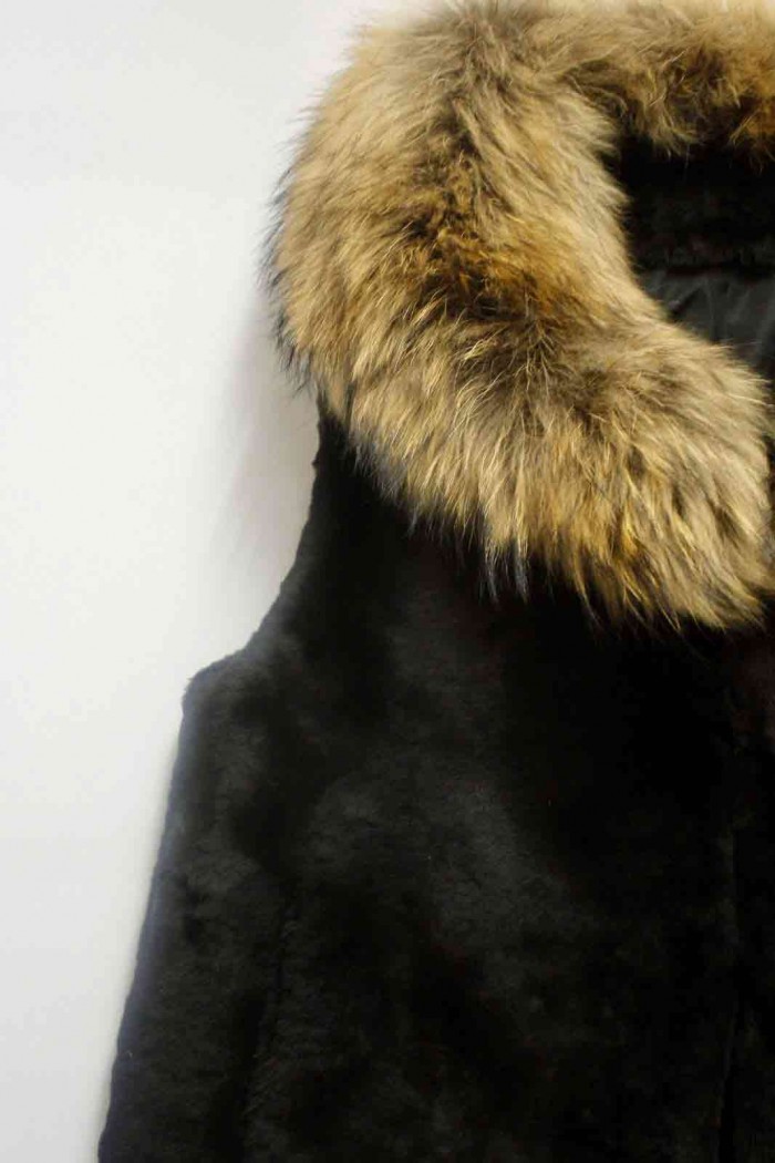 CHALECO PELO DE MUTON CON CUELLO PELO DE MARMOTA
