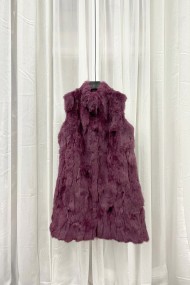 CHALECO LARGO DE PELO DE CONEJO CON CUELLO ALTO Y CIERRE OCULTO,COLOR MORADO PC-LLL5799