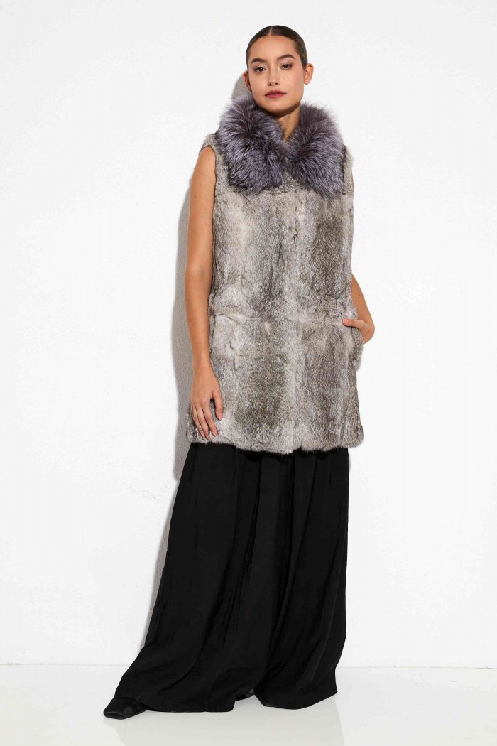 CHALECO LARGO CONEJO CON CUELLO DE ZORRO PC-LLL5835