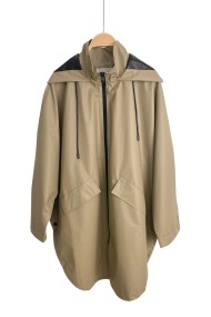 CAPA IMPERMEABLE CON CAPUCHA – ESTILO PONCHO, LIGERA Y PRÁCTICA FR-K3529 BEIGE