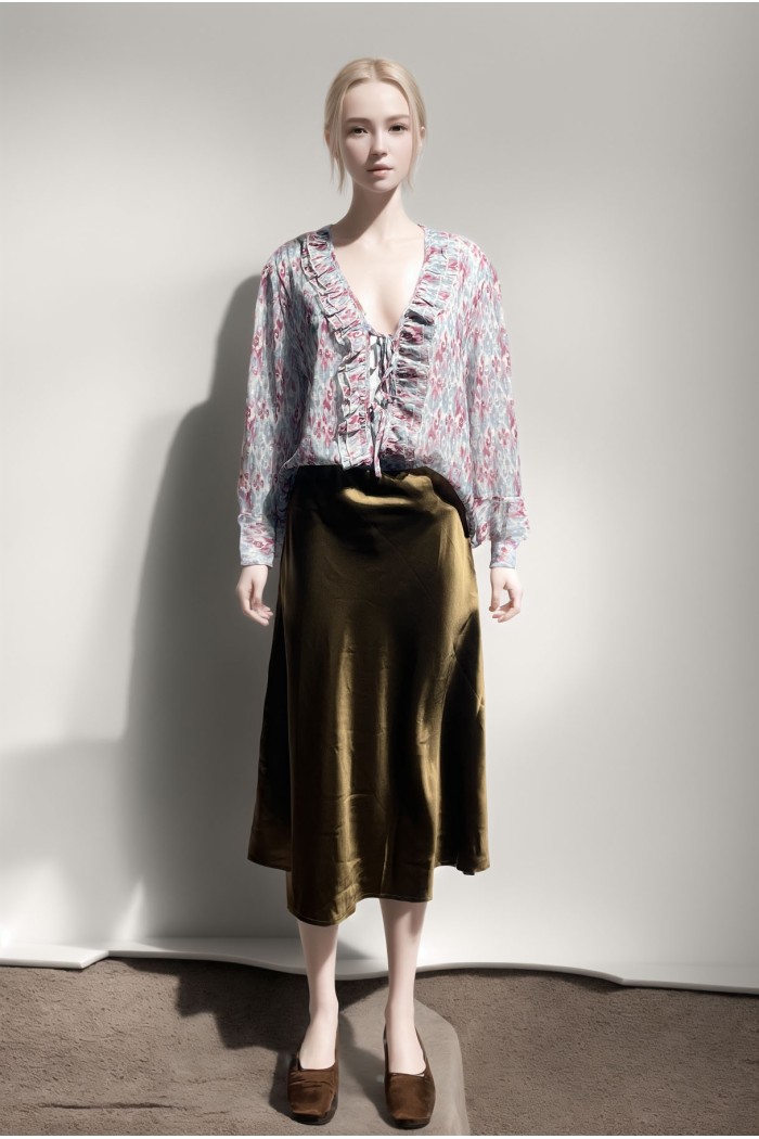 BLUSA ESTAMPADA Y FALDA MARRON