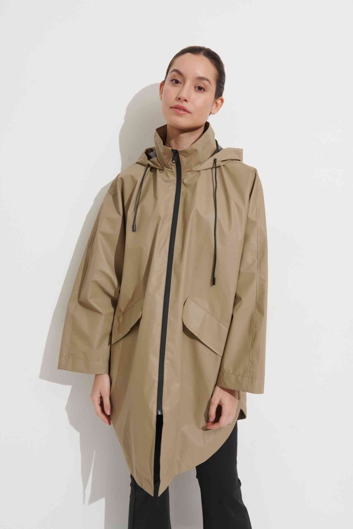 CAPA IMPERMEABLE CON CAPUCHA – ESTILO PONCHO, LIGERA Y PRÁCTICA FR-K3529 BEIGE