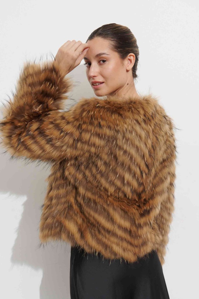 CHAQUETA CORTA DE PELO DE MARMOTA CON EFECTO RAYADO PC-WT202113741