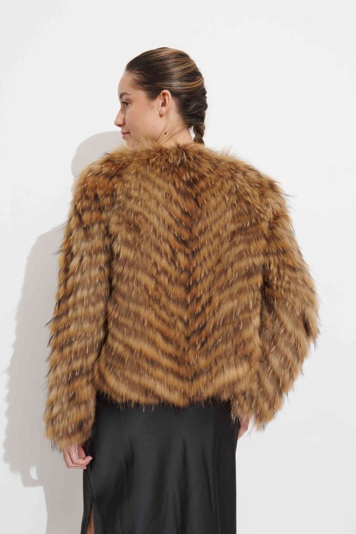 CHAQUETA CORTA DE PELO DE MARMOTA CON EFECTO RAYADO PC-WT202113741