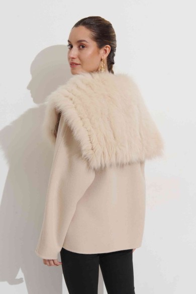 CHAQUETA DE LANA CON CUELLO DE PELO DE ZORRO ESTILO CAPA  PC-WT22174030-1