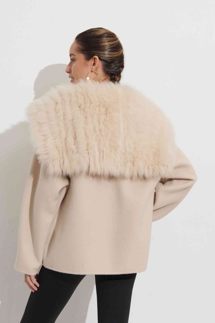 CHAQUETA DE LANA CON CUELLO DE PELO DE ZORRO ESTILO CAPA  PC-WT22174030-1