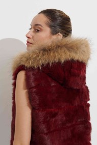 CHALECO CORTO CON CAPUCHA DE PELO DE CONEJO Y PELO DE MARMOTA PC-LLL5434-04